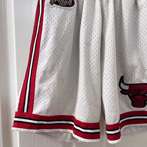Mitchell & Ness Hardwood Classics Shorts Chicago Bulls NBA Finals 1998 SZ Small - Picture 3 of 16